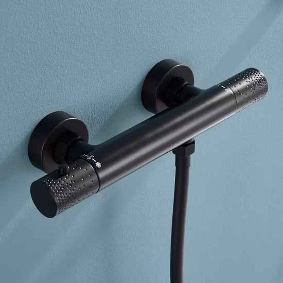 ピアノシャワーセット、4 in 1スマートデジタルシャワーセット、4つのタップ付き壁掛けサーモスタットシャワーミキサーセット